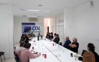 CDL Carazinho recebe o Prefeito Milton Schmitz em reunião/almoço