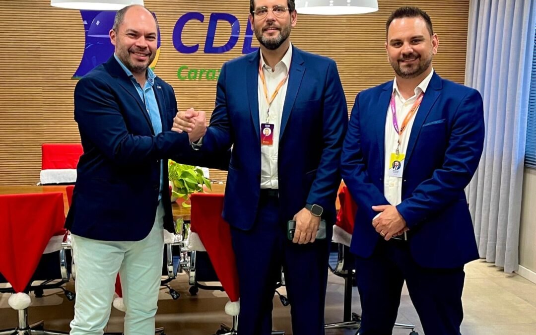 Presidente do Conselho de Administração da Ulbra visita a CDL Carazinho