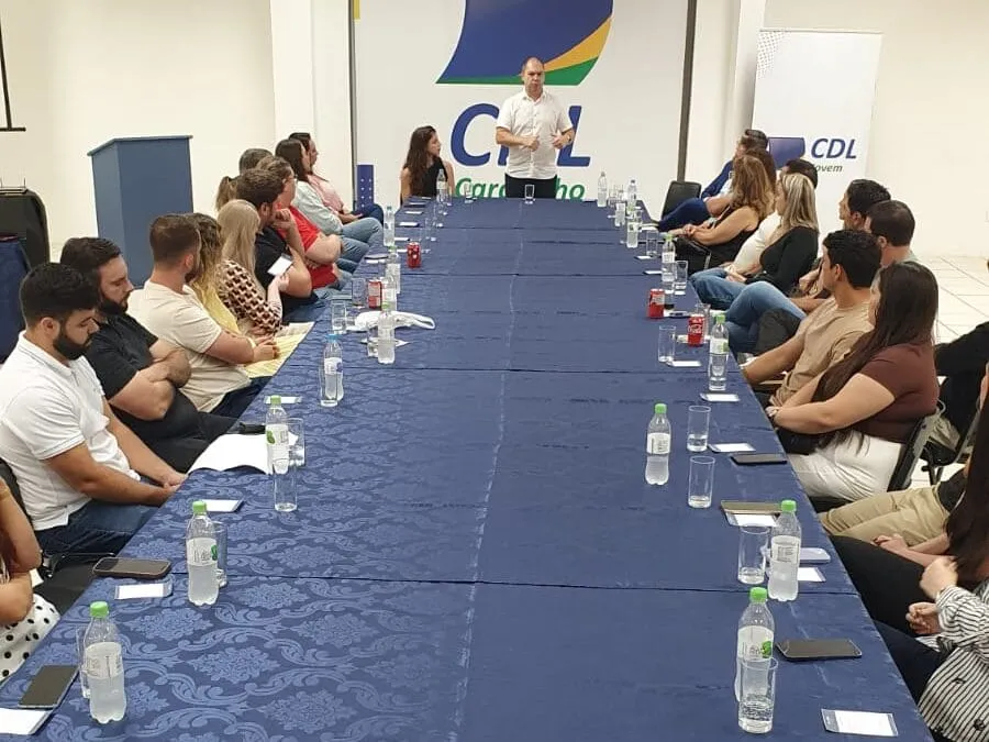 Noite do Hambúrguer da CDL Jovem promove networking entre empreendedores
